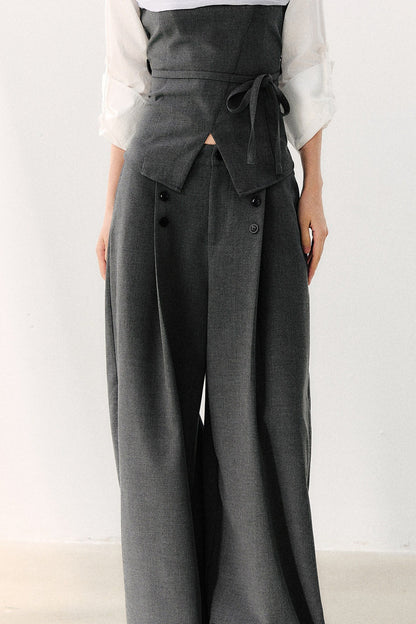 Stilvolle drapierte Hose mit weitem Bein