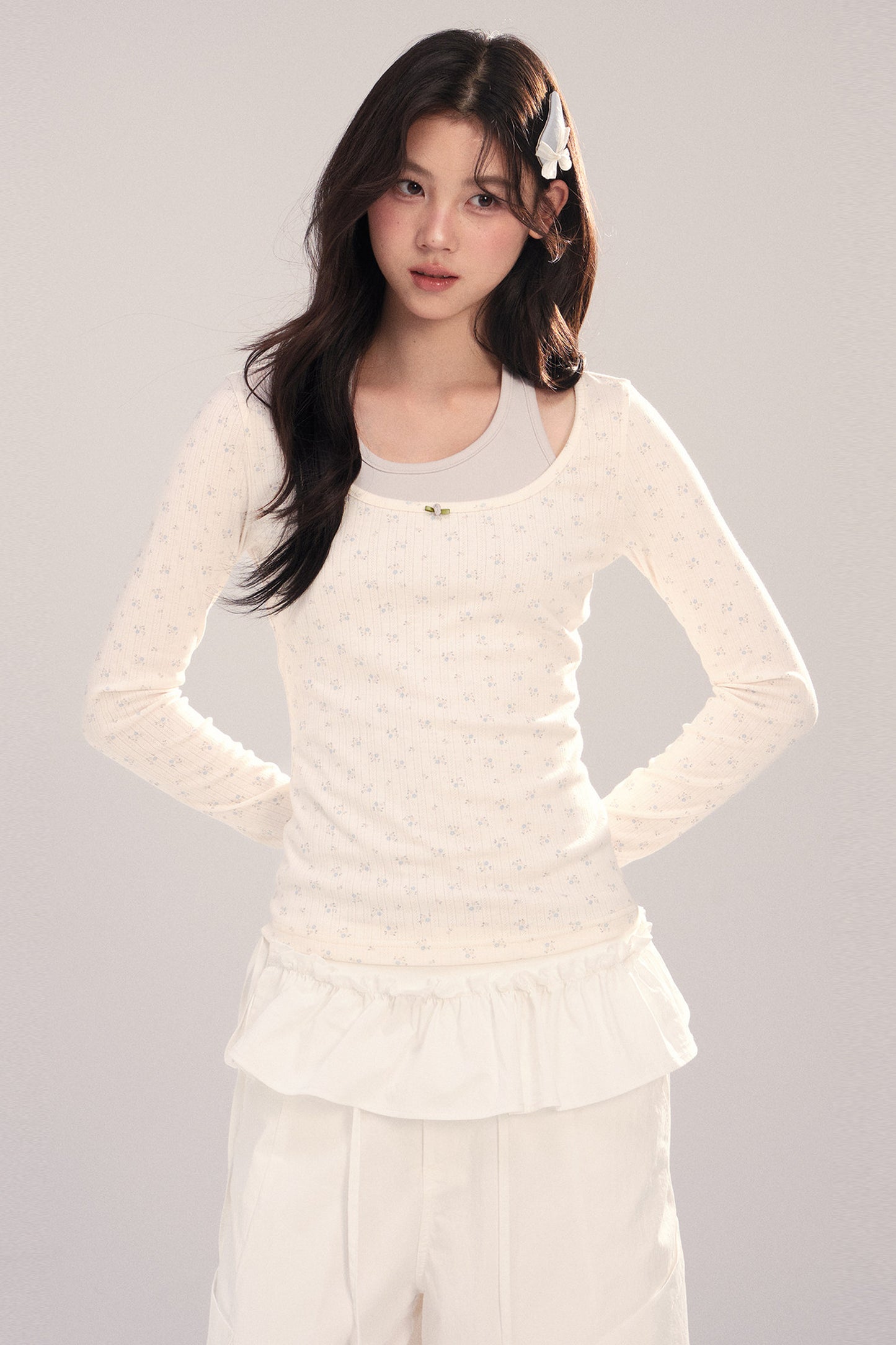 Large U-Neck Floral Long-Sleeve Base T-Shirt Set-Up