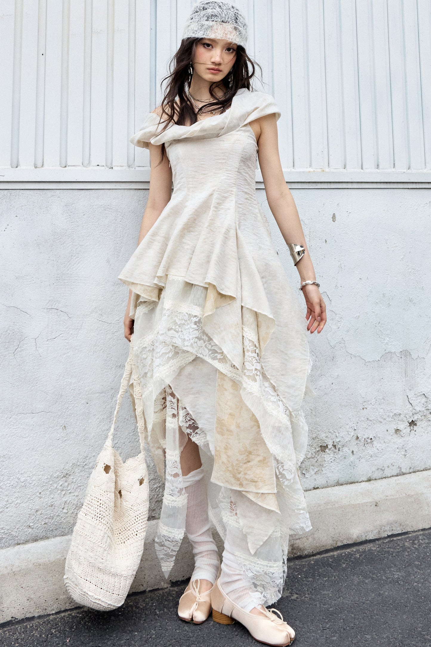 Sculpture-Like Twisted Collar Two-Piece Skirt Set-Up