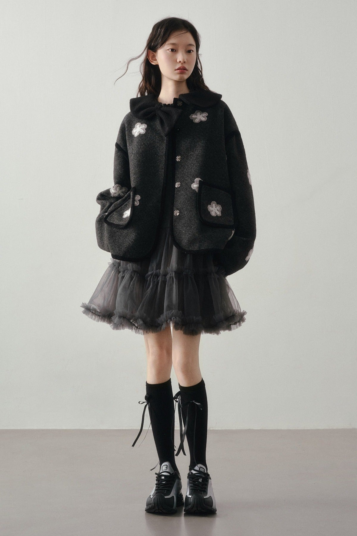 Lockere Wolljacke mit Blumenmuster