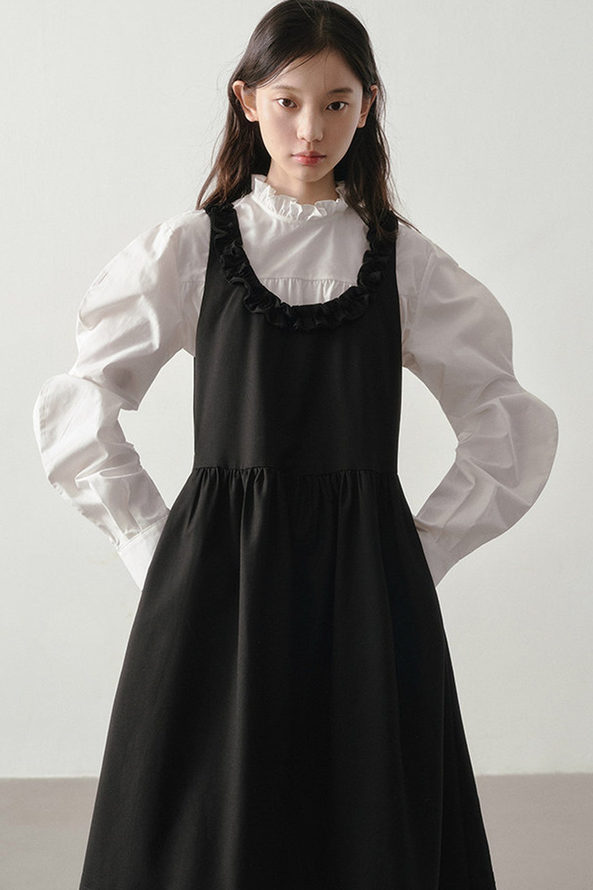 Ruffle Collar Puff Sleeve Blouse