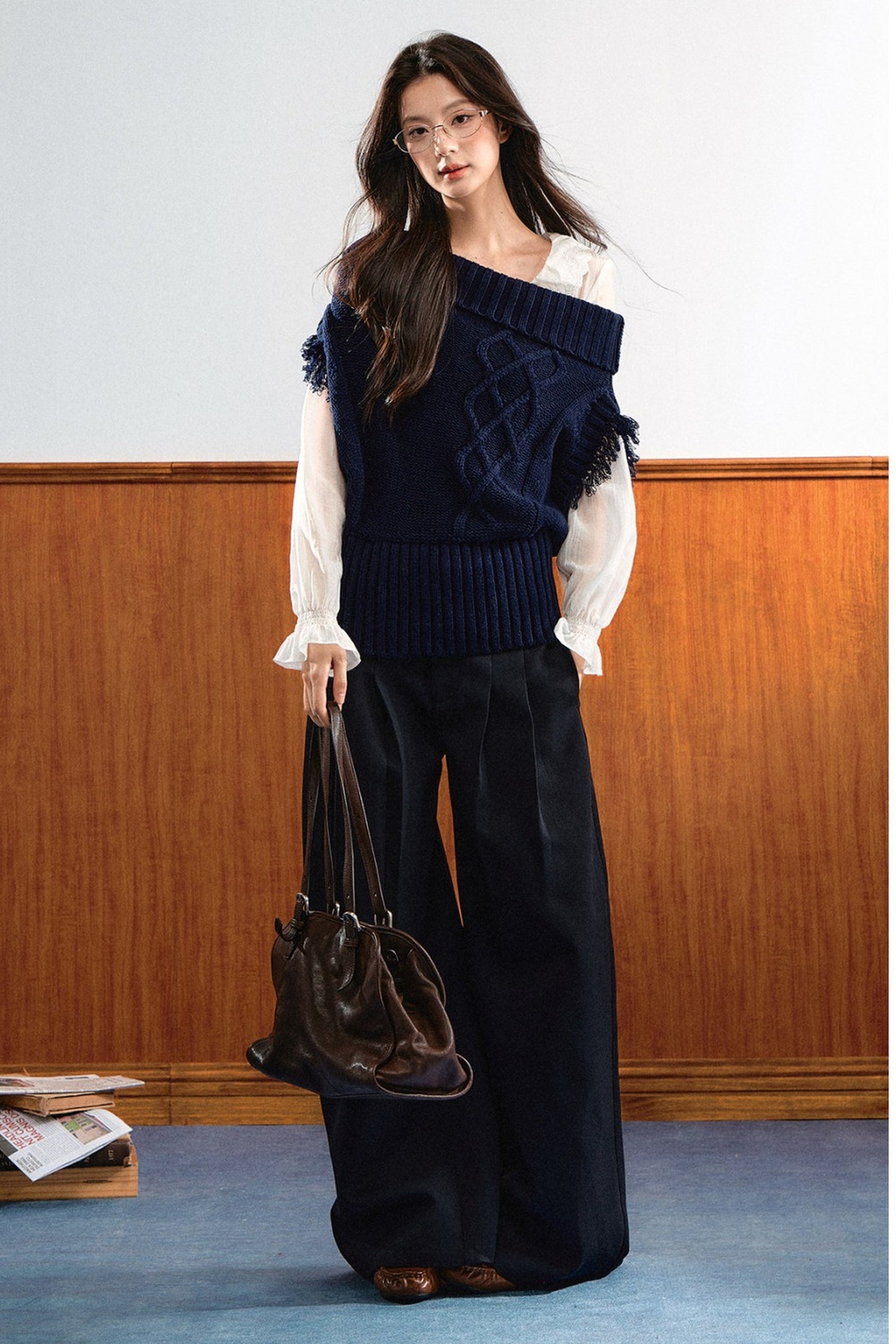 Gilet in maglia con spalla obliqua