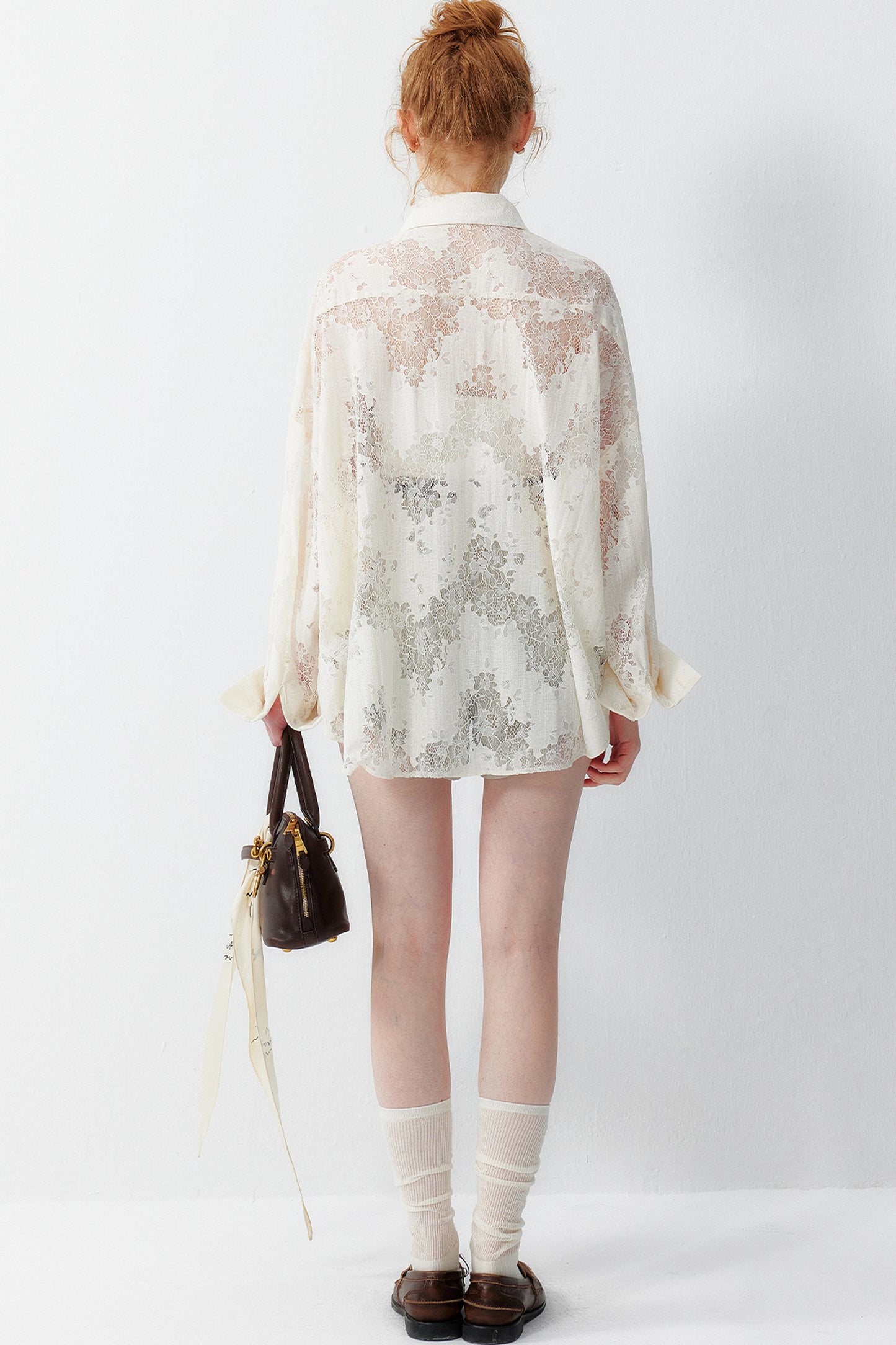 Chemisier floral en dentelle blanc cassé