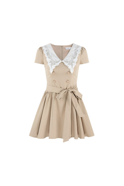 Spitzenkleid in A-Linie mit Bubikragen