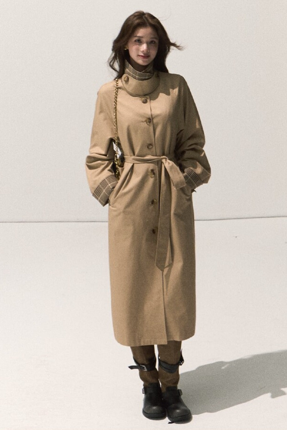 Trench-coat à carreaux à col montant