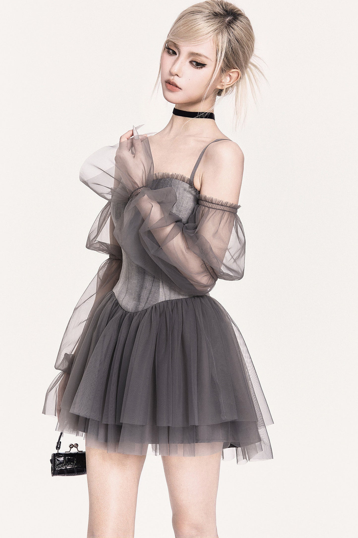 Abito romantico in tulle stile corsetto