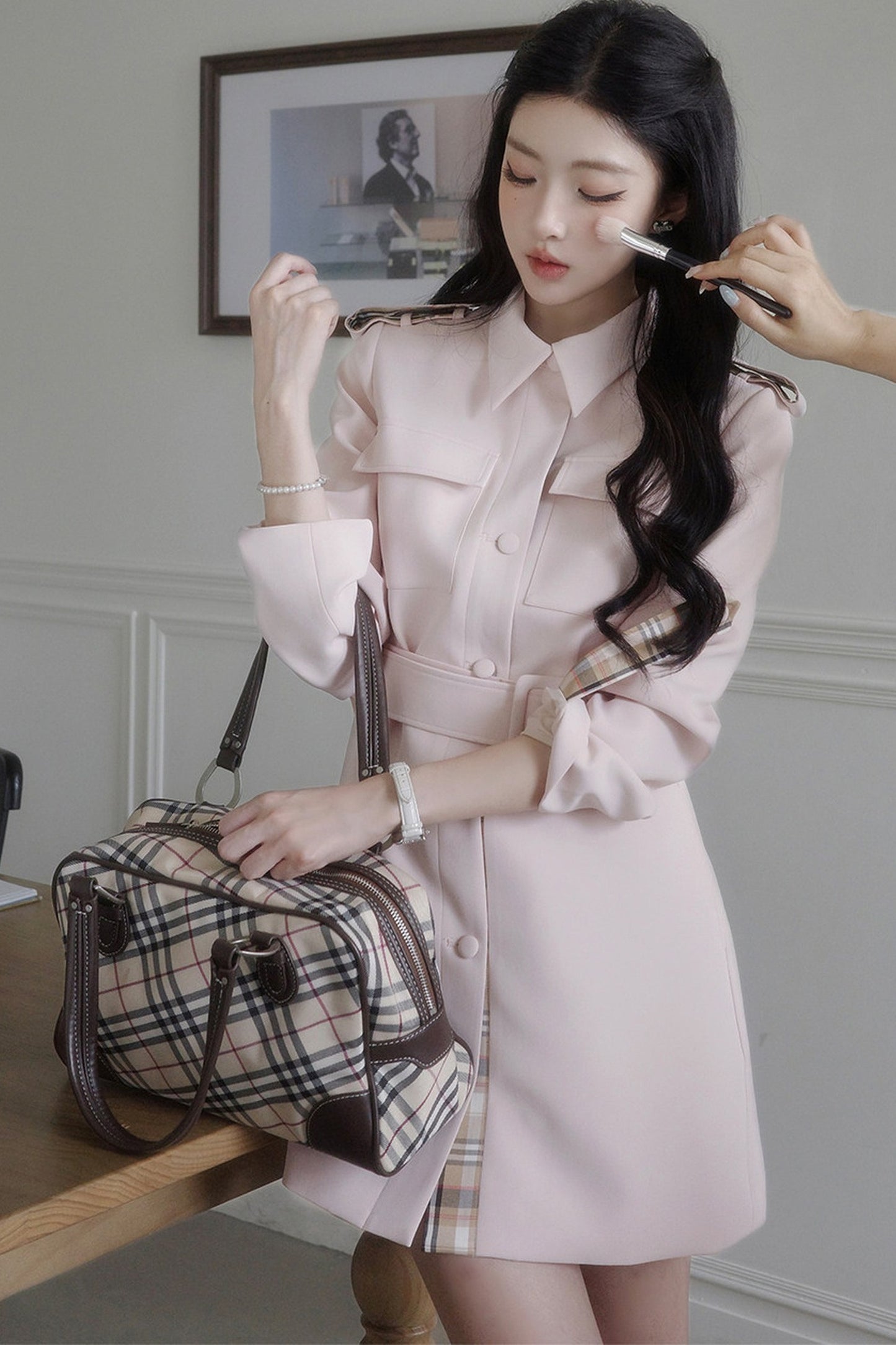 Karierter Trenchcoat in Flickenoptik