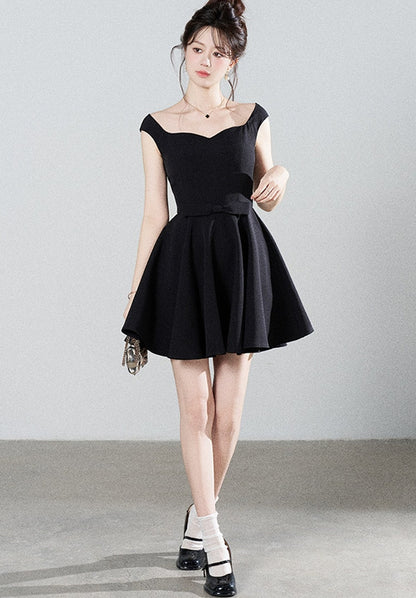 Black Square-Neck Puffy A-Line Dress