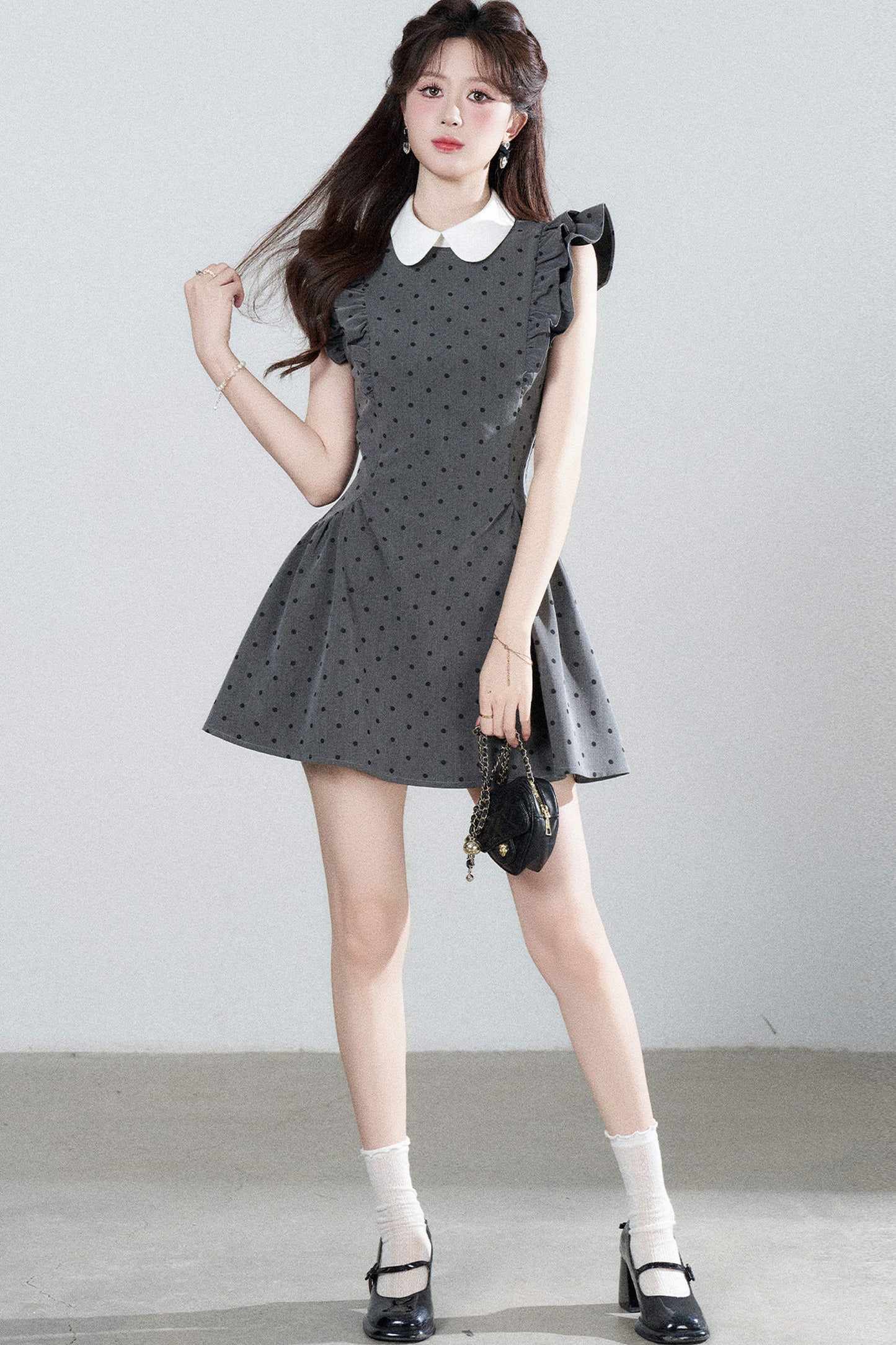 Polka-Dot-Kleid mit Flatterärmeln