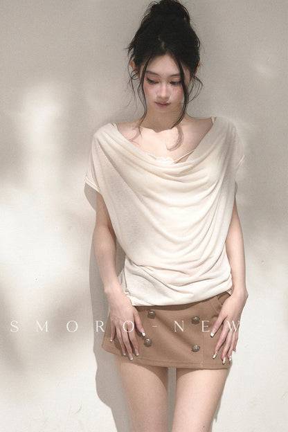 Set con top in ramia a maniche corte con scollo a V profondo e canotta