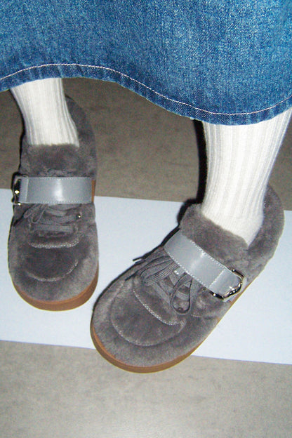 Sneakers morbide e pelose con suola spessa