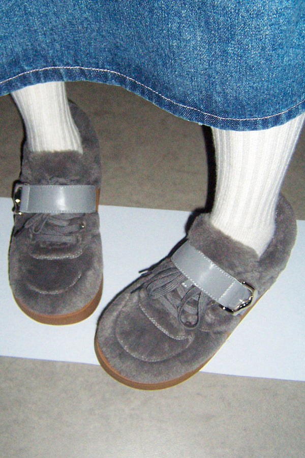 Thick-Soled Plush Furry Sneakers