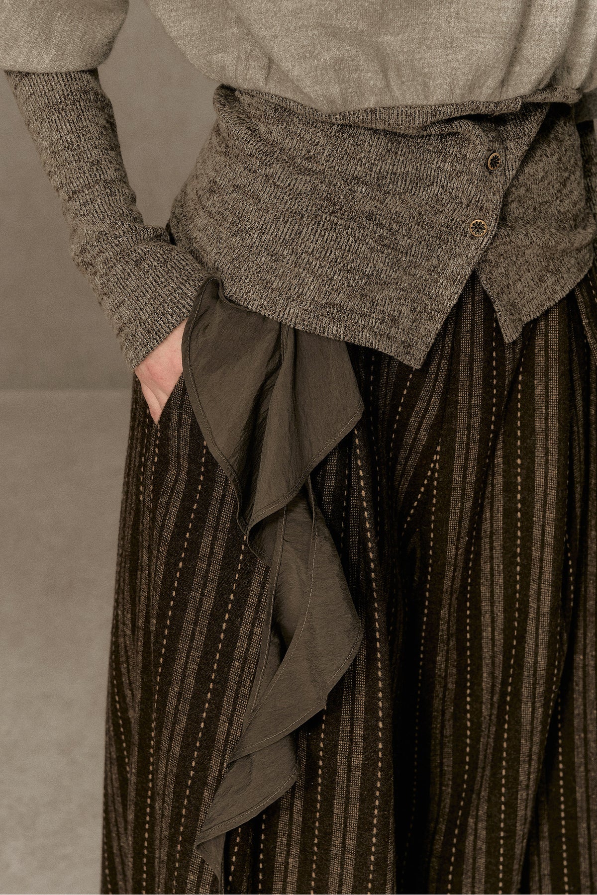 Hazelnut Lantern Pullover Sweatshirt