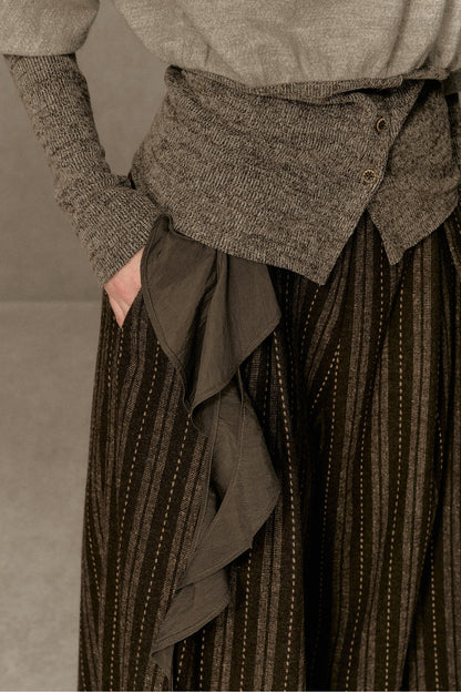 Hazelnut Lantern Pullover Sweatshirt
