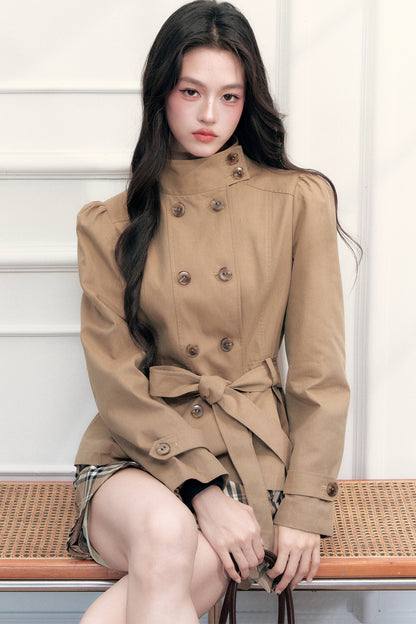 Vintage-Set aus zweireihigem Trenchcoat mit Stehkragen und Rock