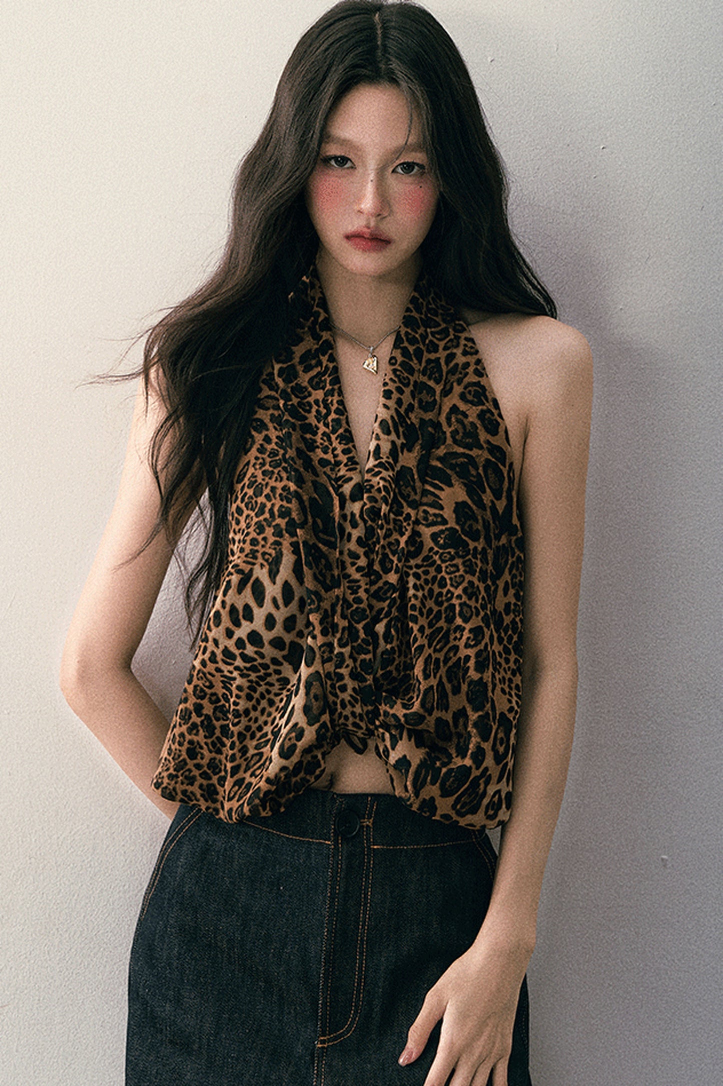 Neckholder-Top mit Leopardenmuster und Knoten