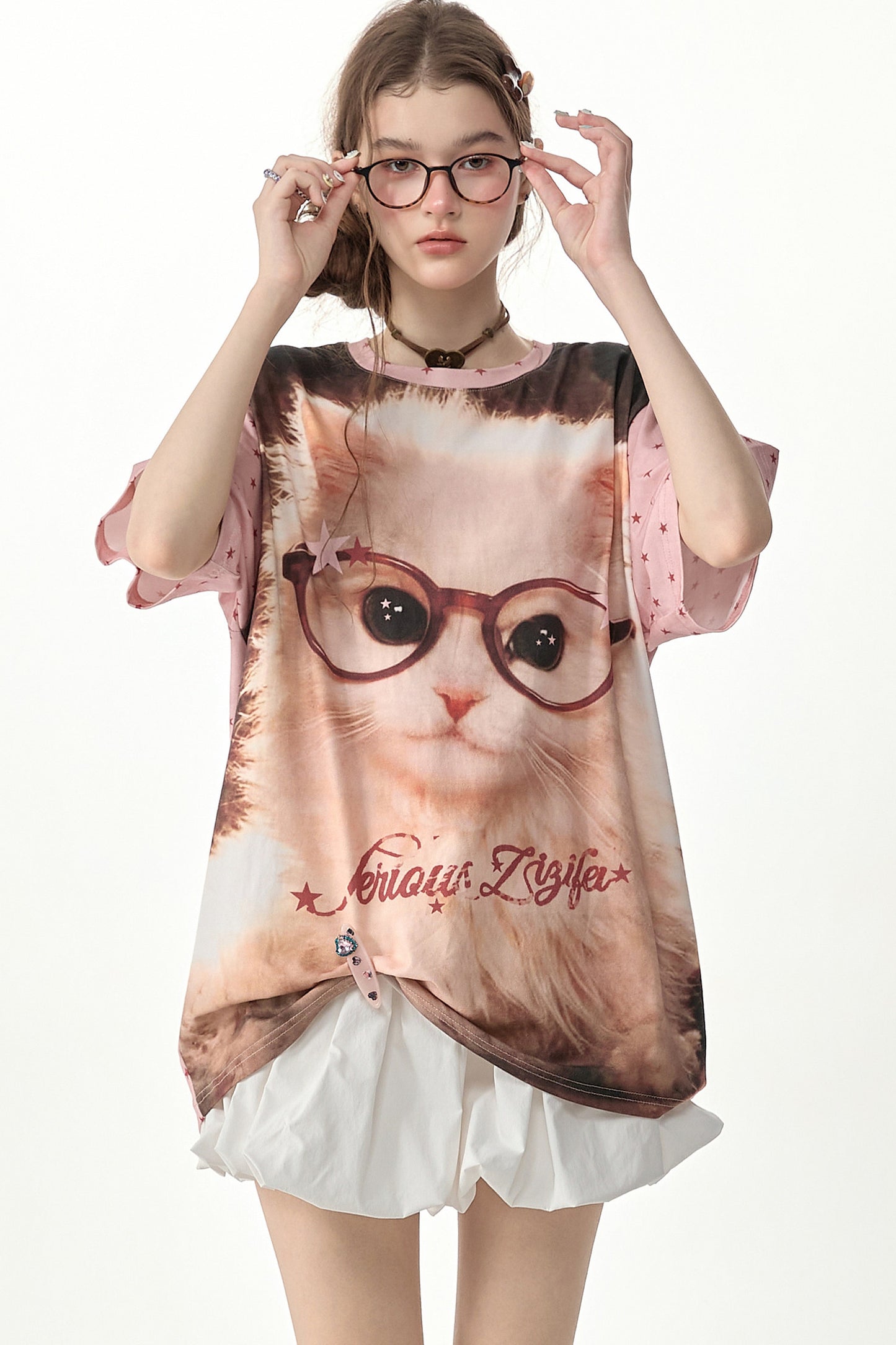 Süßes, lässiges T-Shirt mit Katzenmotiv