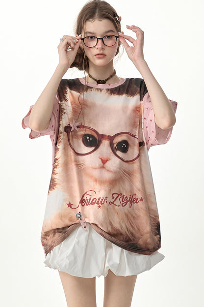 Süßes, lässiges T-Shirt mit Katzenmotiv