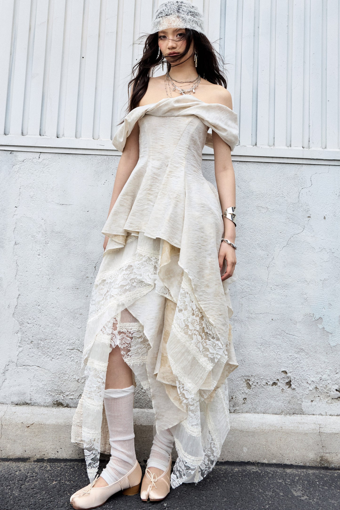 Sculpture-Like Twisted Collar Two-Piece Skirt Set-Up