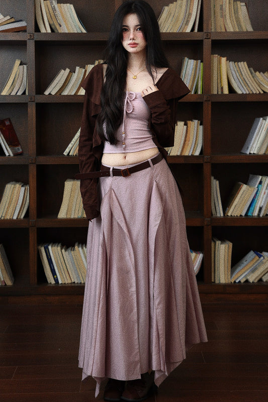 Ensemble avec haut bustier ajusté à la taille et jupe fluide rose et violette