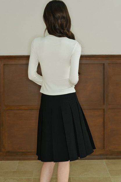 Long-Sleeved Round-Neck Knit Base Layer Top