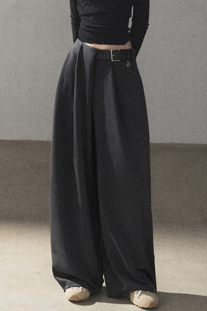 Lockere Damenhose mit weitem Bein