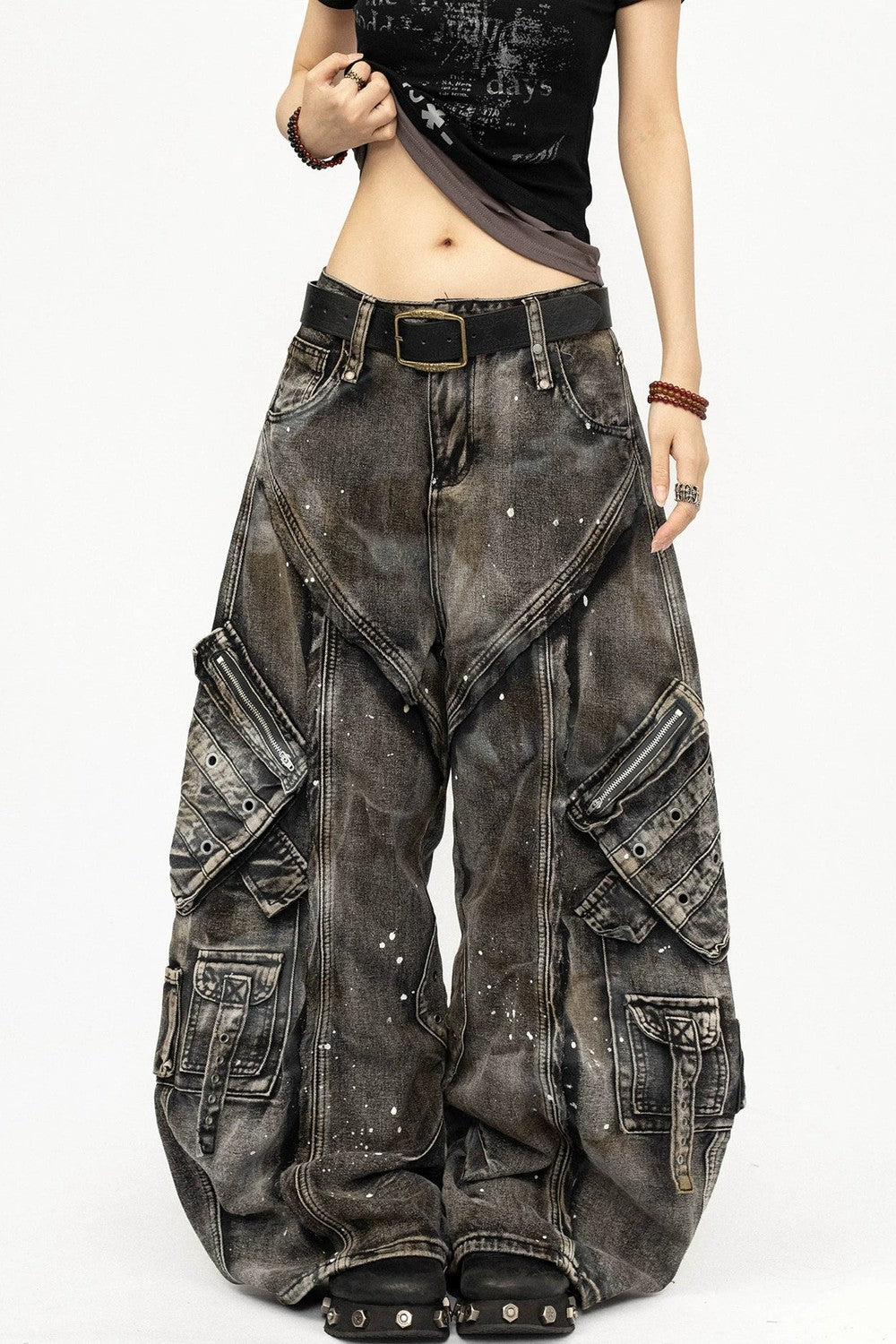 Pantalones vaqueros deconstruidos retro