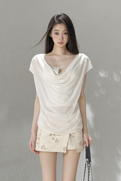 Set con top in ramia a maniche corte con scollo a V profondo e canotta