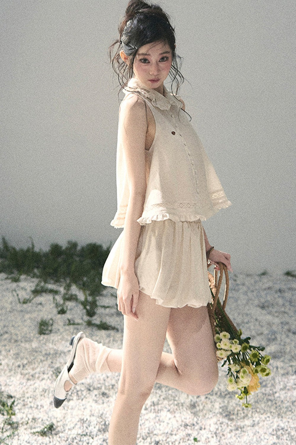 Conjunto de top de encaje francés y falda capullo