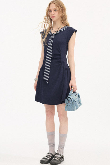 Vestido de cuello en V con mangas con volantes