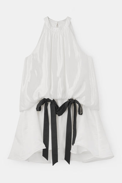 Vestido elegante de cuello halter con lazo