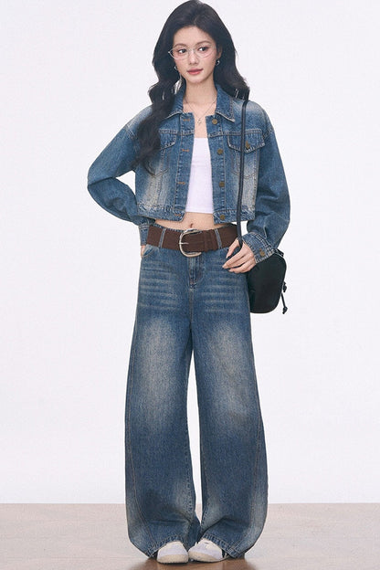 Ensemble 3 pièces avec veste courte en denim, pantalon à ourlet arrondi et haut