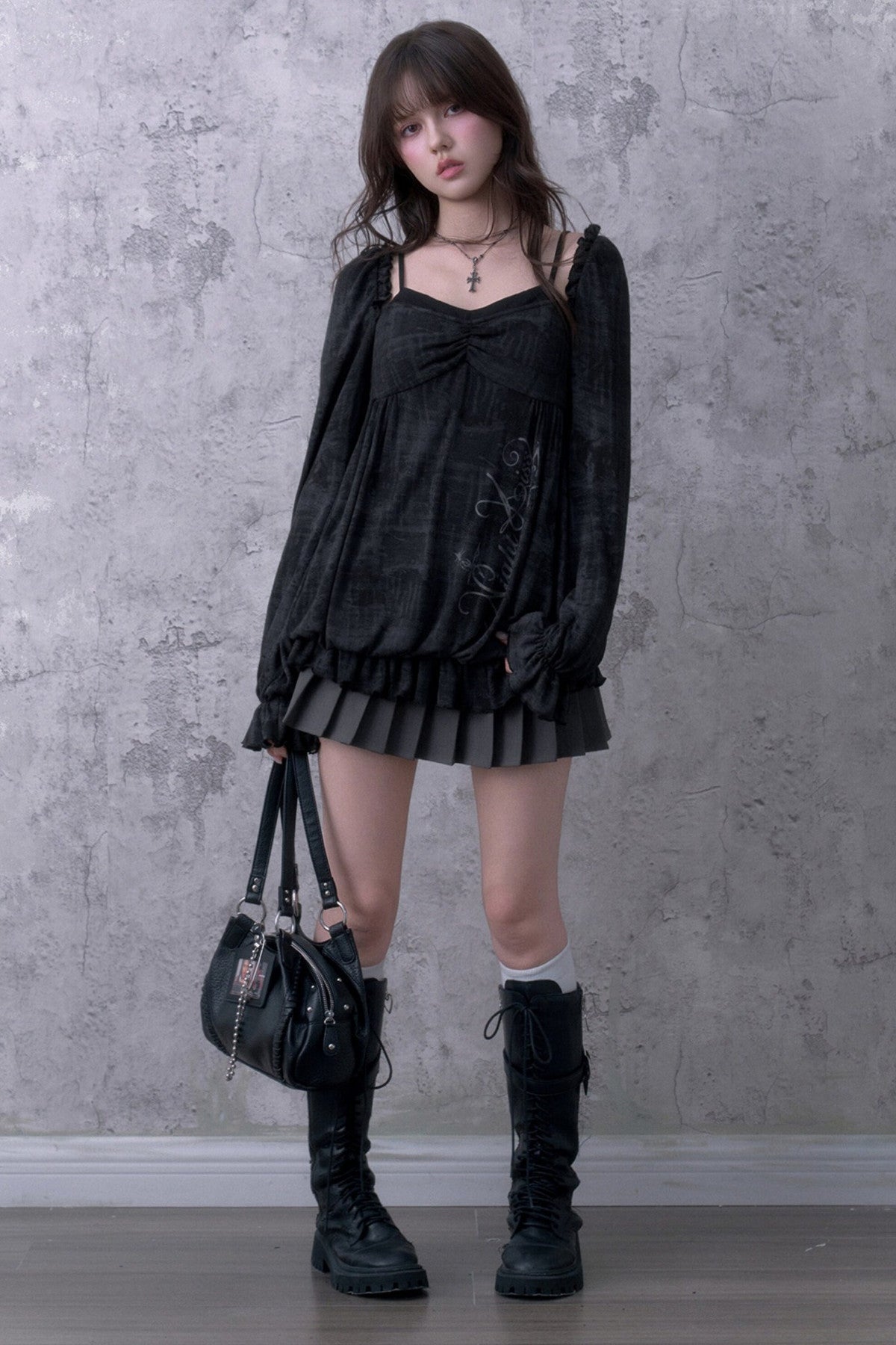 Schwarze Bluse in Lagenoptik mit Blumenmuster
