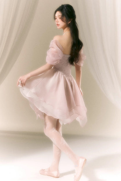 Macaronfarbenes Puffärmelkleid