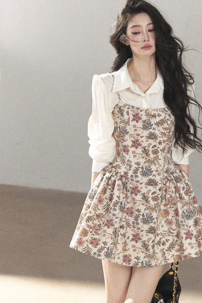 Ensemble robe à bretelles florale et chemise