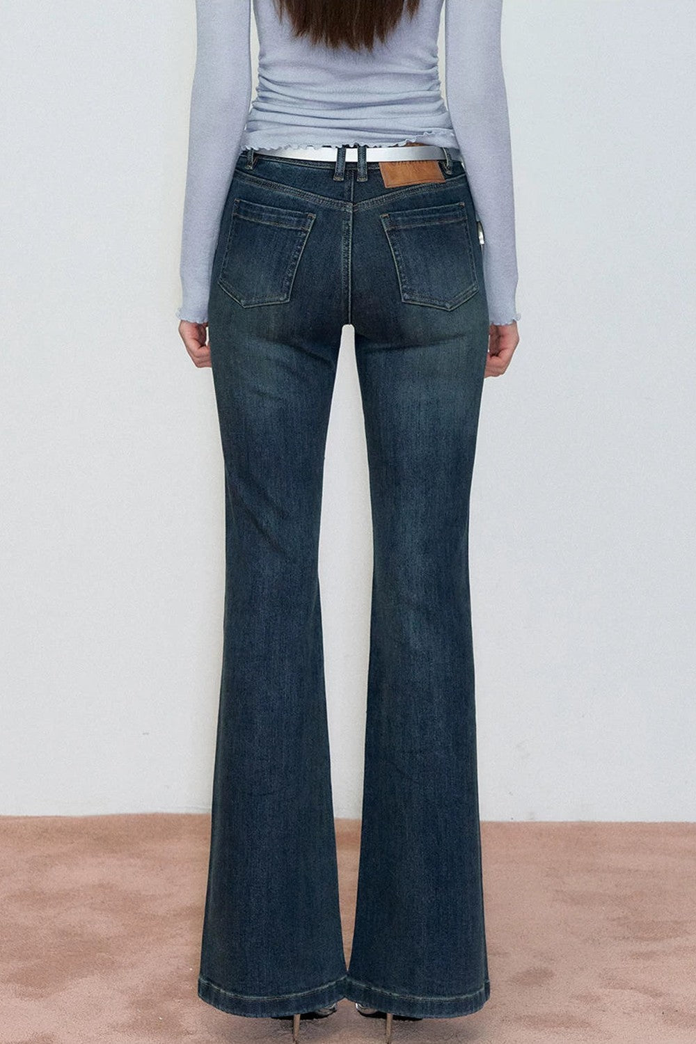 Retro-Jeans mit Strass und ausgestelltem Bein