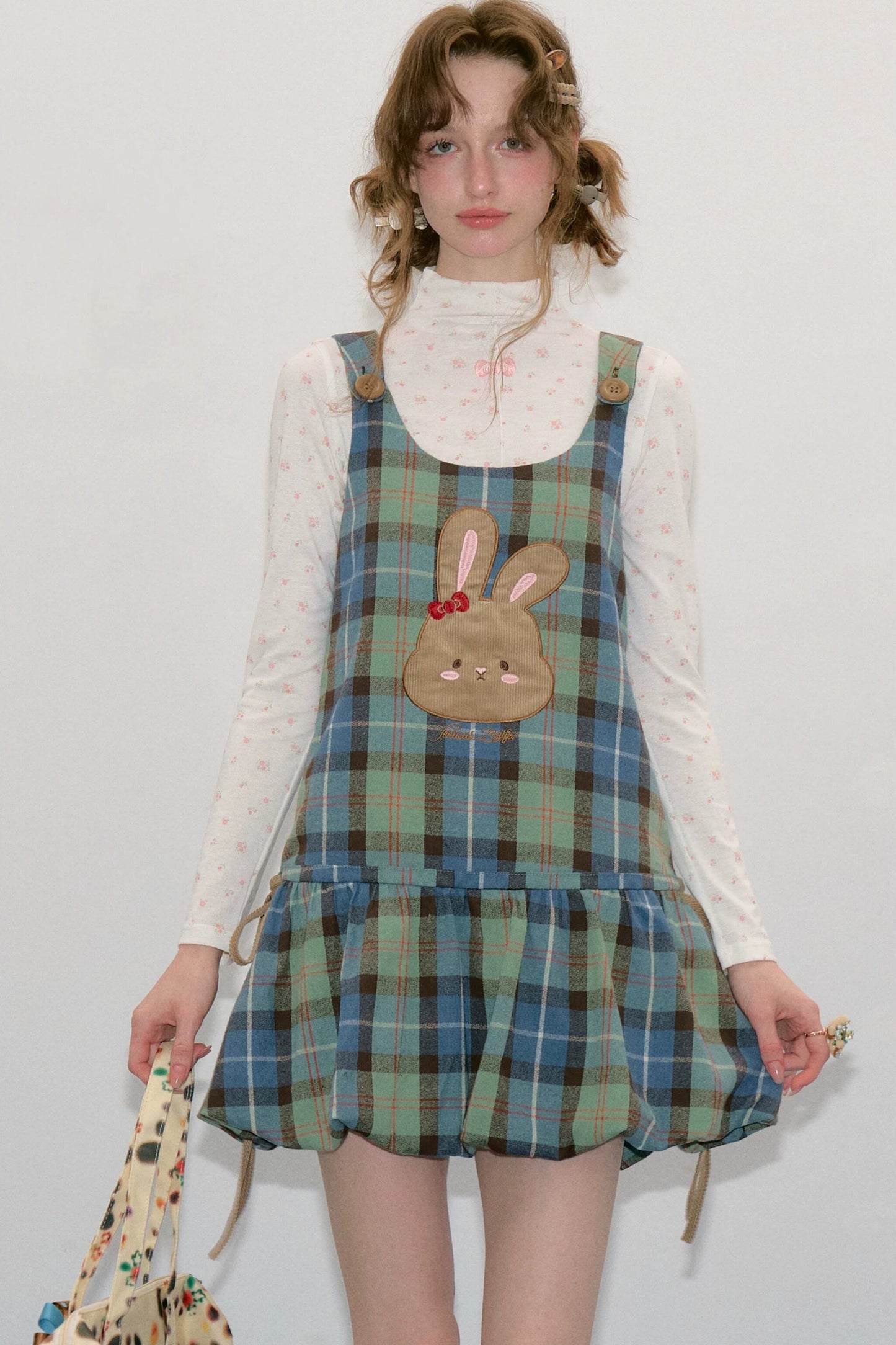 Vestido por capas de cuadros retro con parche de conejo