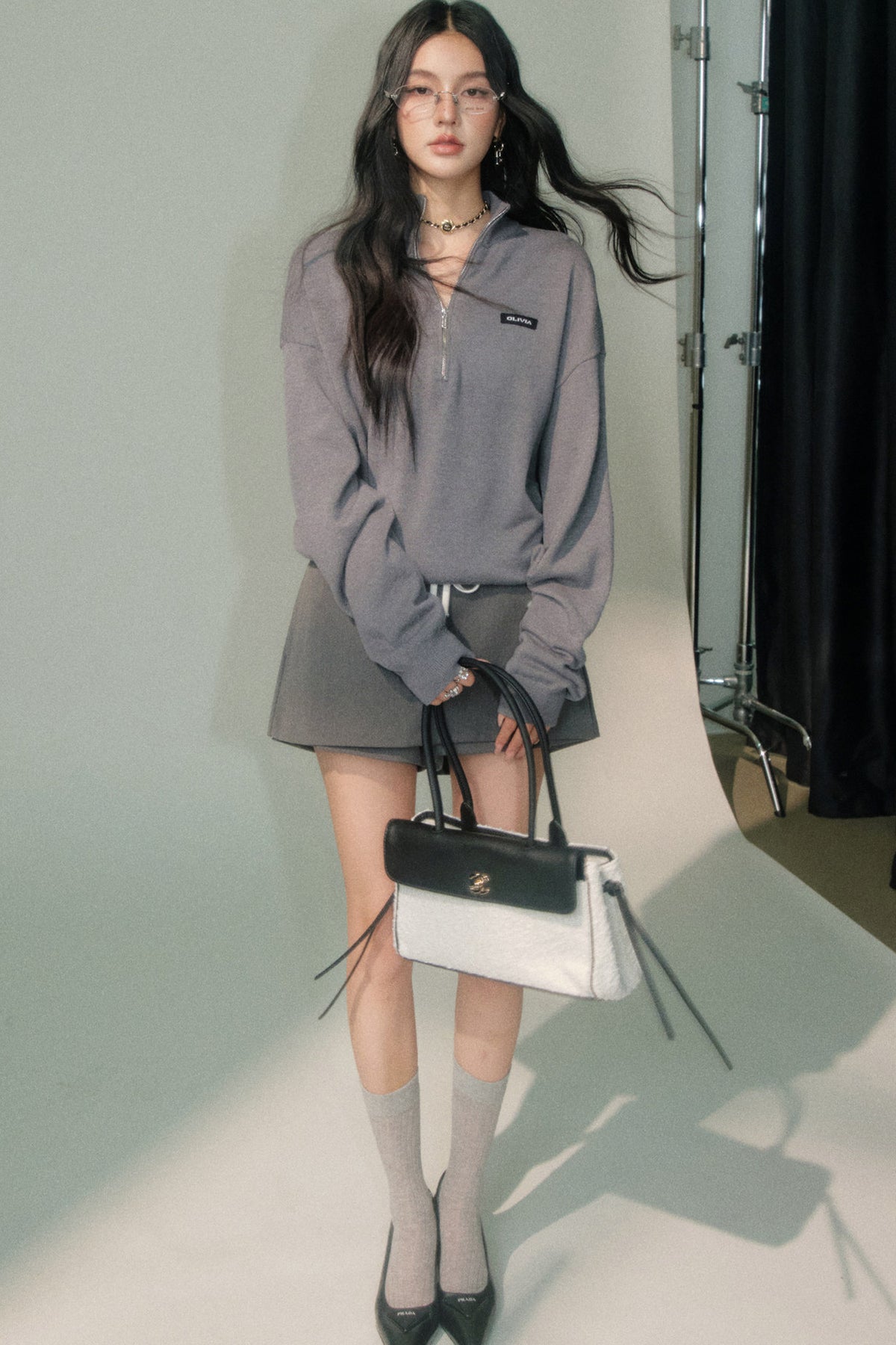 Completo a maglia grigio con top con collo alla coreana e pantaloni