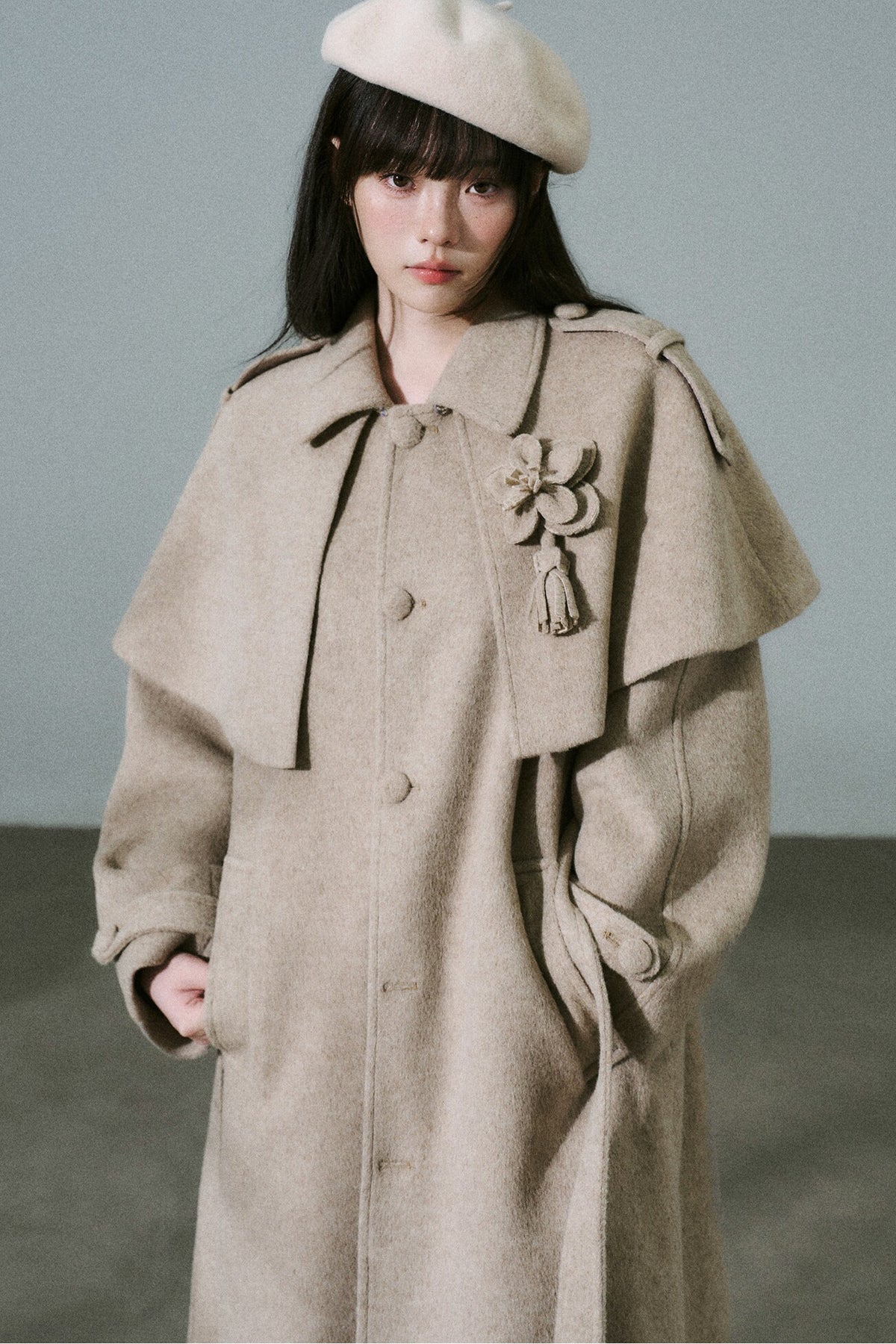 Cappotto in lana floreale fatto a mano
