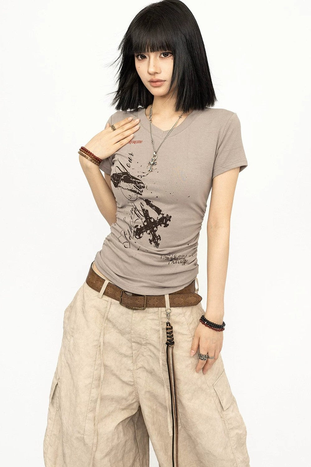 Top retro negro con cuello en V
