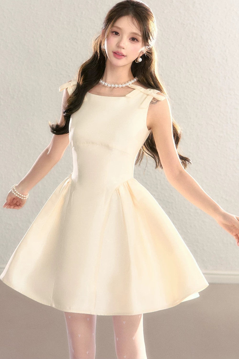 French Sleeveless Cinched Dress