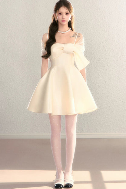 Abito da sera in tulle con spalle scoperte