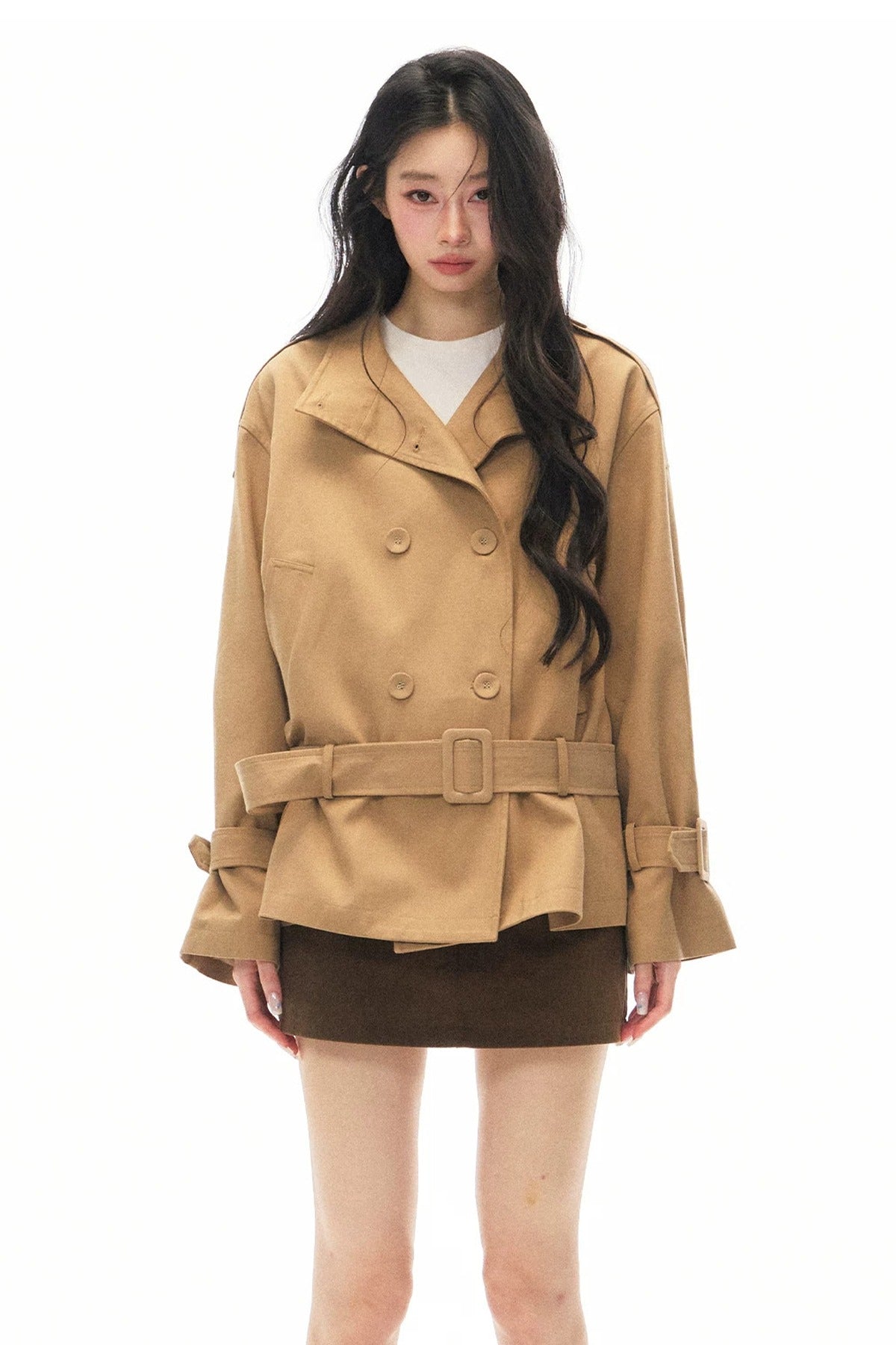 Conjunto de gabardina cruzada y falda