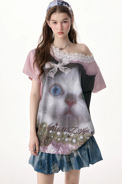 Weit geschnittenes T-Shirt mit Katzenprint und Spitzenkragen