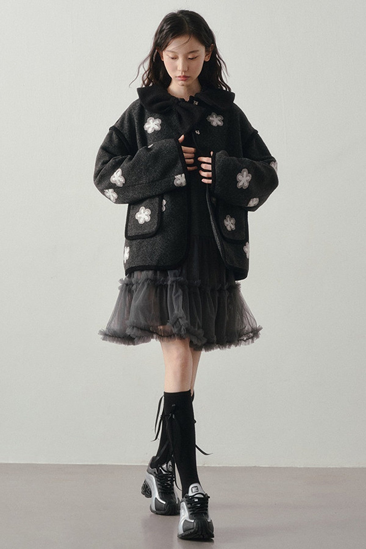 Lockere Wolljacke mit Blumenmuster