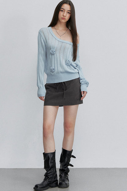 Camicetta in maglia con spalla asimmetrica e fiore 3D