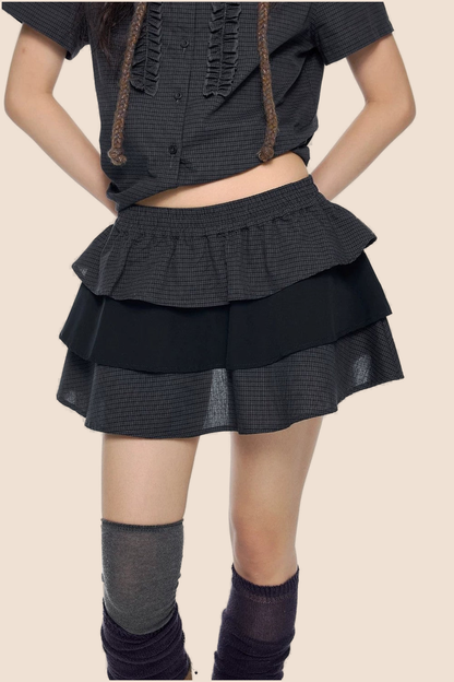 Ensemble chemise à carreaux et jupe à volants