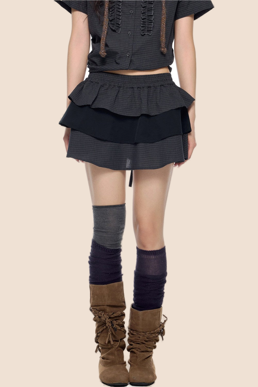 Ensemble chemise à carreaux et jupe à volants