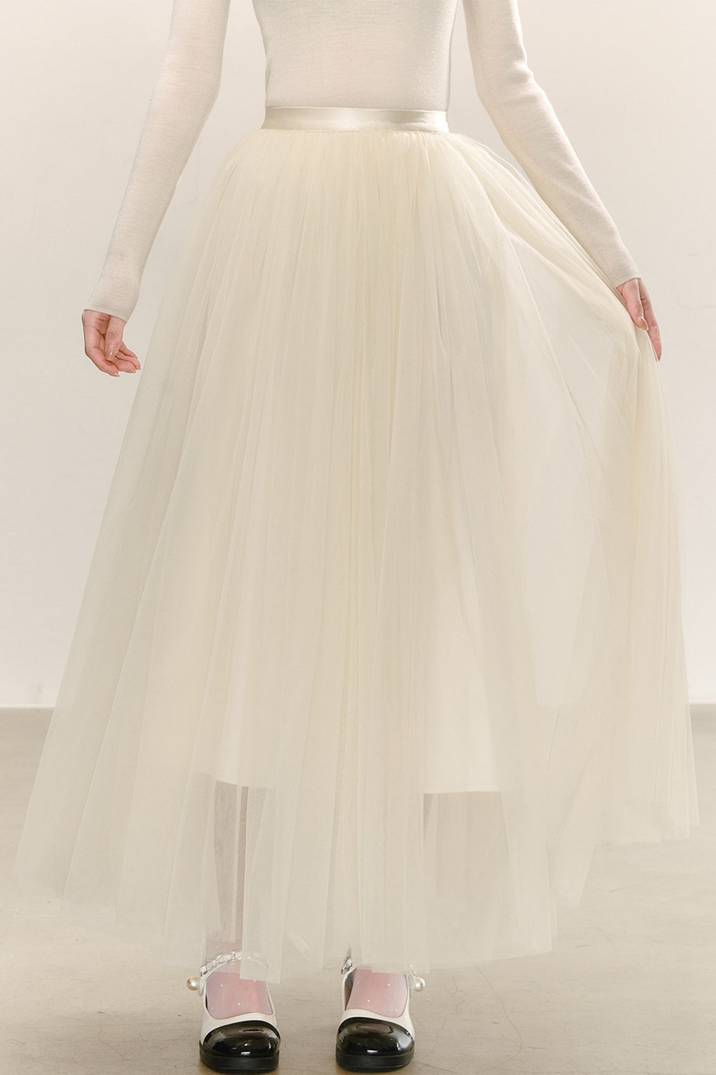 High-Waisted Loose-Fitting A-Line Mesh Skirt