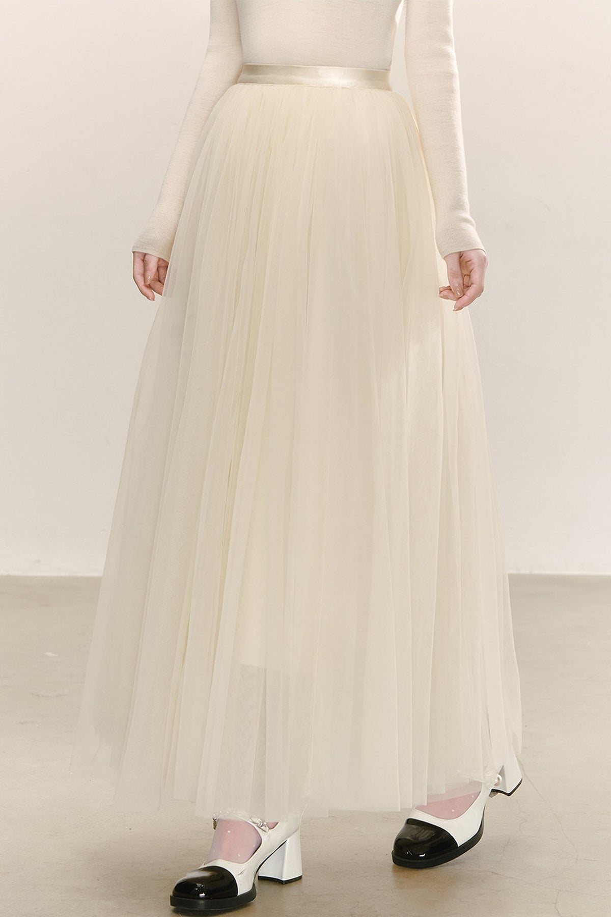 High-Waisted Loose-Fitting A-Line Mesh Skirt